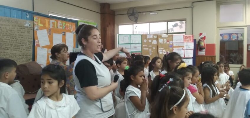 Evento con la Escuela Primaria de Villa Lía en el contexto de “Conexión Museo-Escuela Museología por un día”